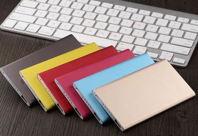 私模超薄金屬移動電源 商務(wù)禮品的智能之選